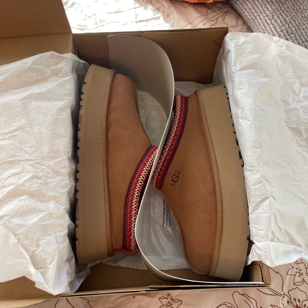 Ugg platform tazz